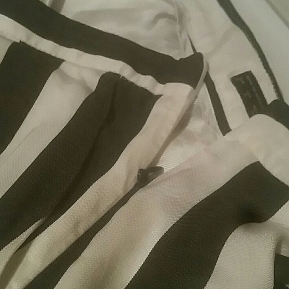 ZARA SUPER CUTE (JUSTDOESN'T QUIT FIT ME). - Picture 2 of 7